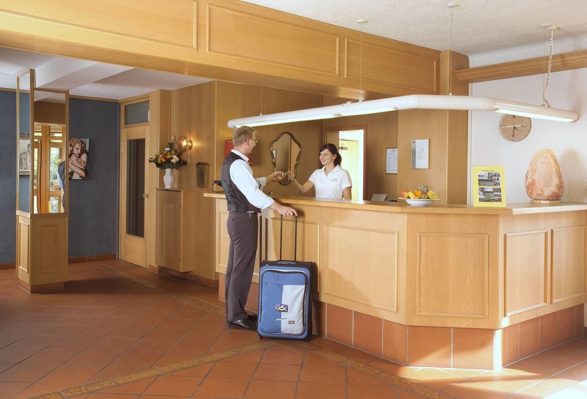 Akzent Hotel Haus Sonnenberg Schotten Esterno foto